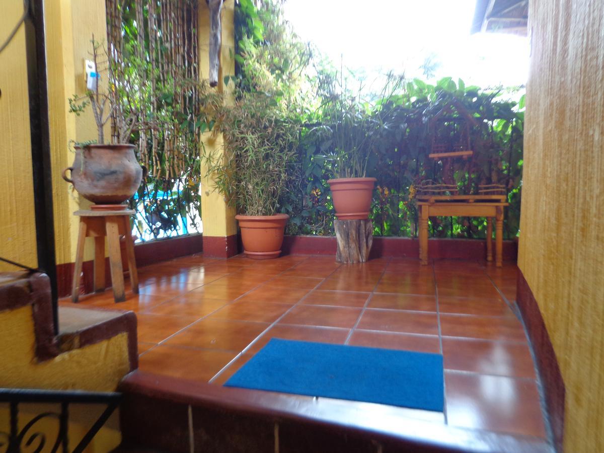 Hotel Encuentro Del Viajero Panajachel Luaran gambar